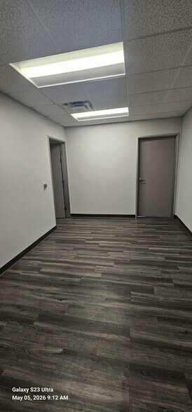 More Photos Of 18040 Sherman Way, Reseda Medical For Lease