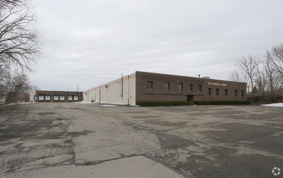 More Photos Of 100 Oakdale Rd, Johnson City Warehouse For Lease