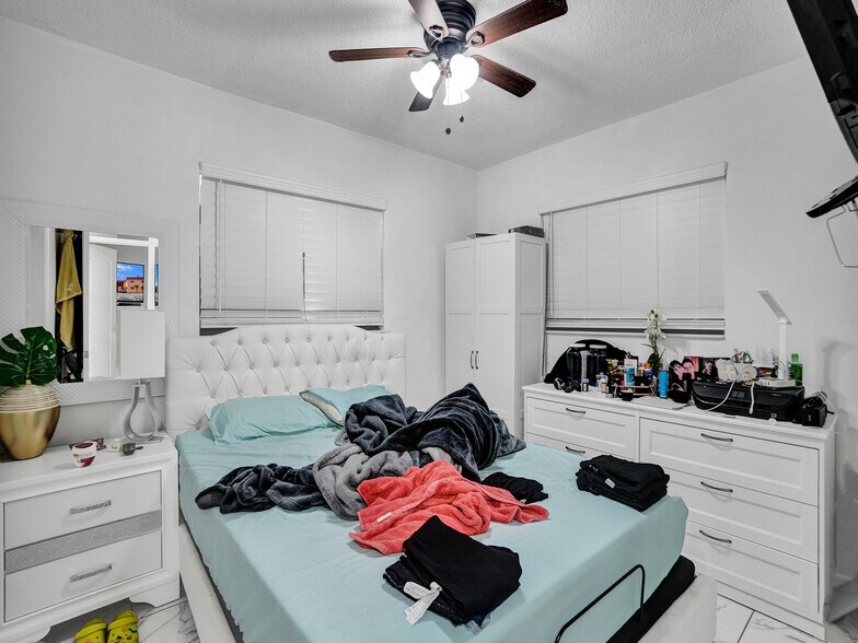 More Photos Of 720 W 16th, Hialeah Apartments For Sale