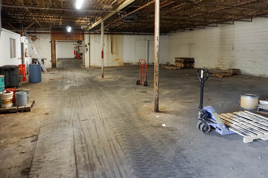 More Photos Of 714 S Franklin St, Cuba Industrial For Sale