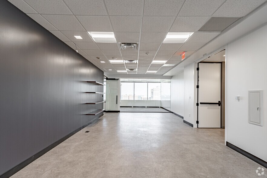 More Photos Of 500 W 7th St, Fort Worth Office For Sale