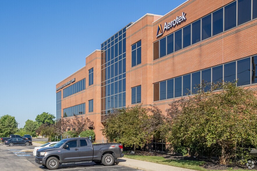 More Photos Of 600 Meijer Dr, Florence Office For Lease
