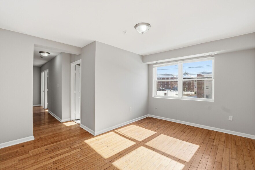 More Photos Of 1300 Congress St SE, Washington Apartments For Sale