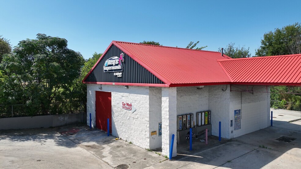 Primary Photo Of 4950 Evers Rd, San Antonio Carwash For Sale
