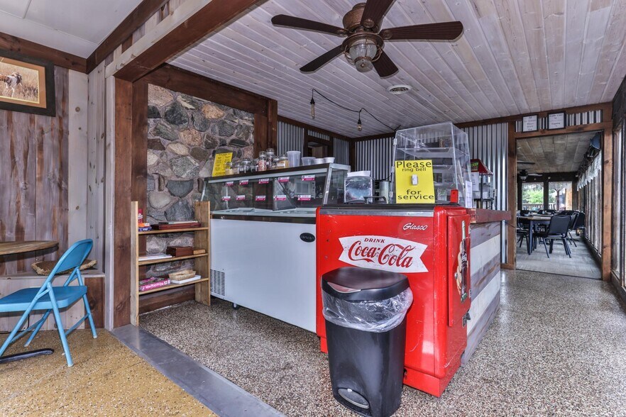 More Photos Of 5234 US-51 Hwy, Mercer Bar For Sale