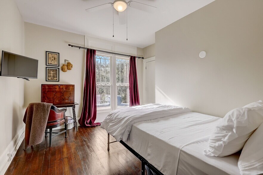 More Photos Of 404 S Ridgewood Ave, Daytona Beach Specialty For Sale