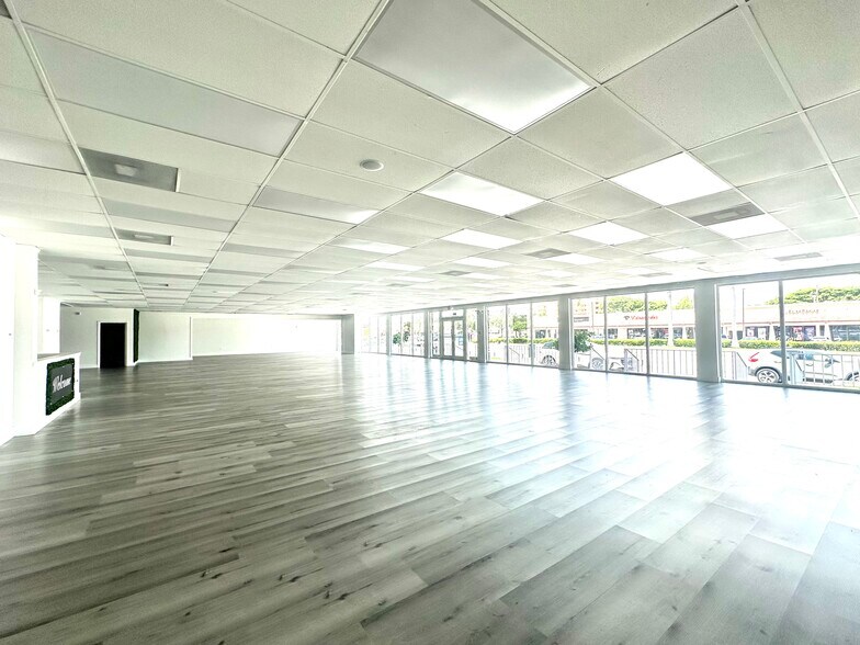 More Photos Of 1724-1736 NE 163rd St, North Miami Beach Freestanding For Lease