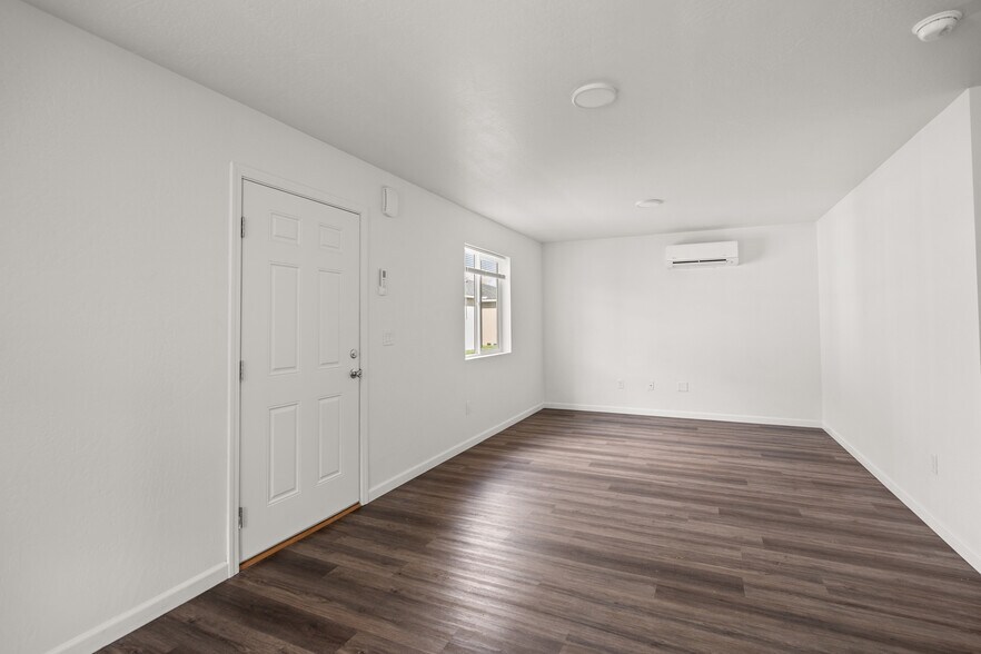 More Photos Of 634 Colinwood ct, Medford Apartments For Sale
