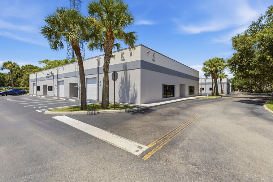 More Photos Of 11576 Pierson Rd, Wellington Warehouse For Lease