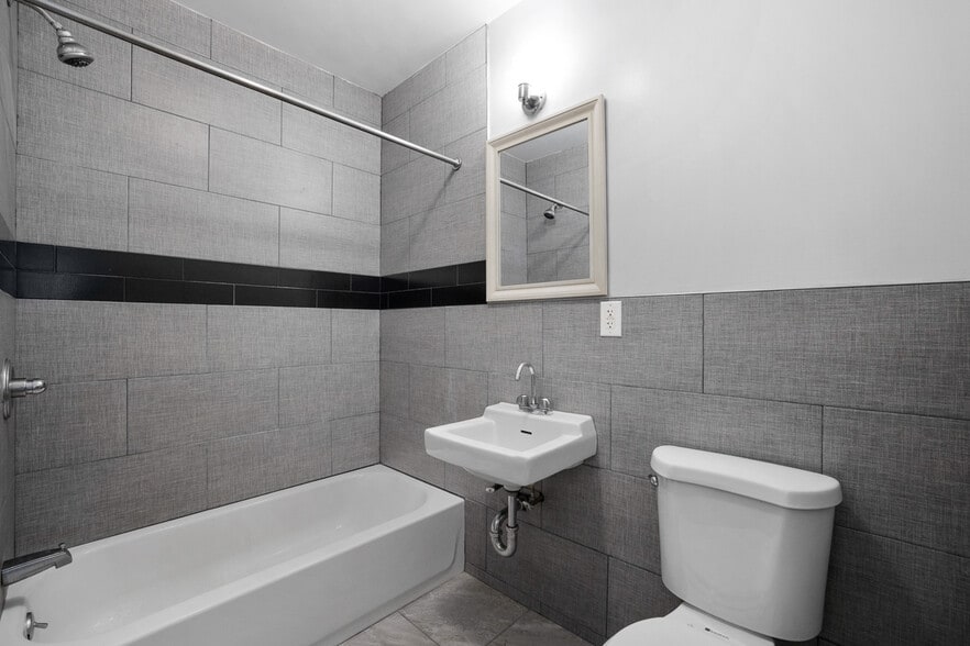 More Photos Of 476 Gates Ave, Brooklyn Apartments For Sale