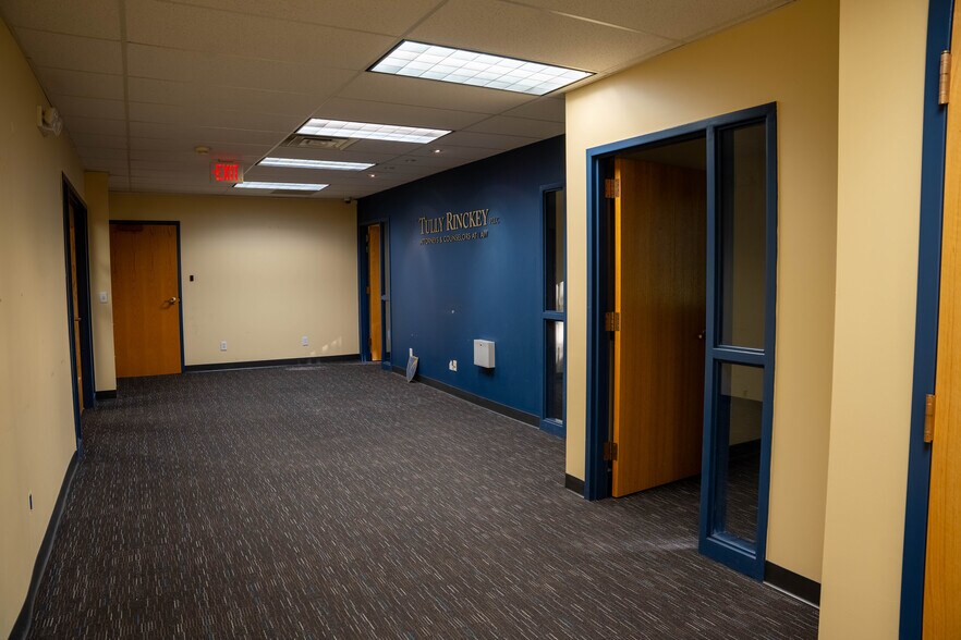 More Photos Of 441 New Karner Rd, Albany Office For Lease