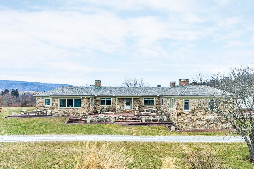 More Photos Of 1207 Flohrs Church Rd, Biglerville Hospitality For Sale