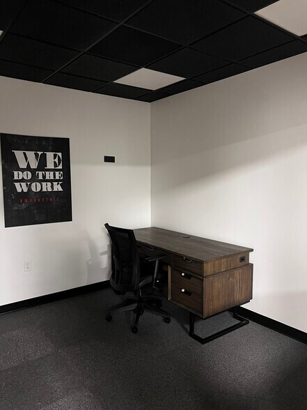 More Photos Of 5308 W Plano Pky, Plano Office For Sale