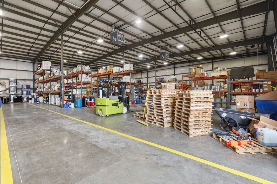 More Photos Of 10000 Miller Dr, Galesburg Service For Lease