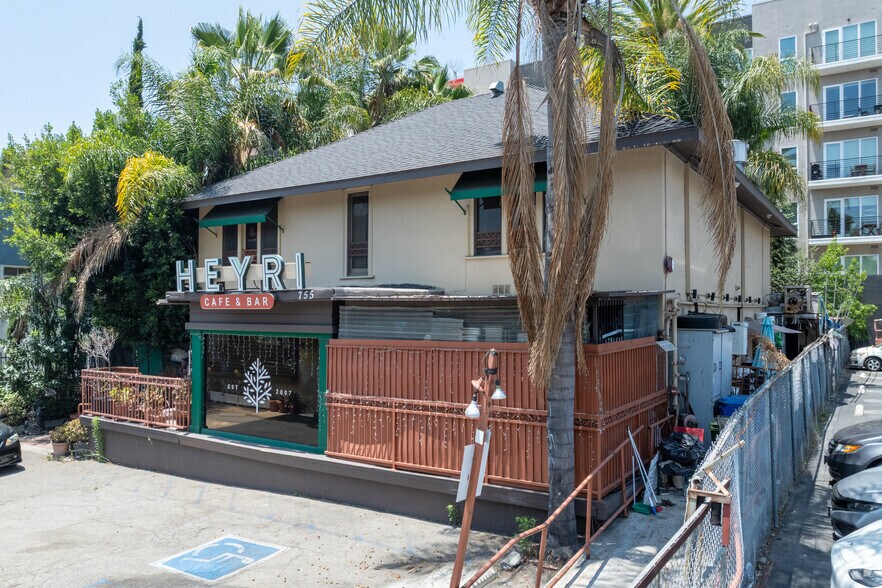 More Photos Of 755 S Hobart Blvd, Los Angeles Storefront Retail Office For Lease