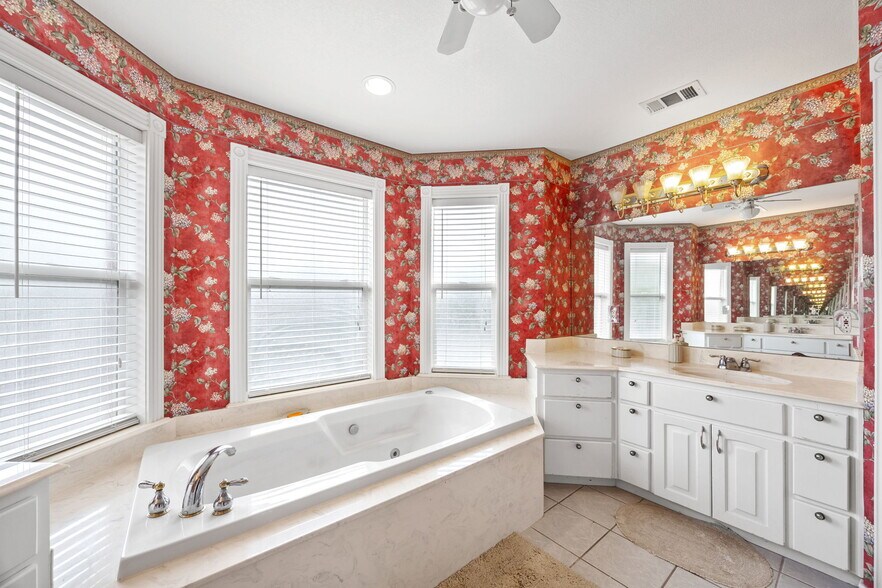 More Photos Of 12900 FM 121, Van Alstyne Lodge Meeting Hall For Sale