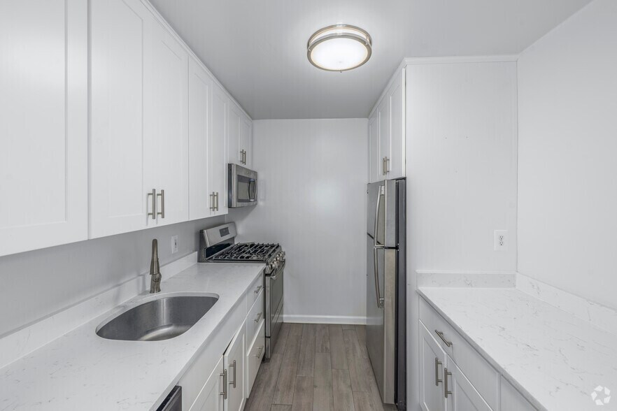 More Photos Of 854-860 E Broadway, Long Beach Apartments For Lease