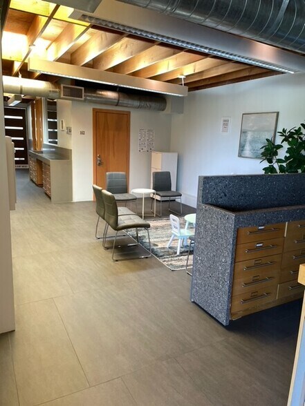 More Photos Of 2827-2837 Presidio Dr, San Diego Office Residential For Lease
