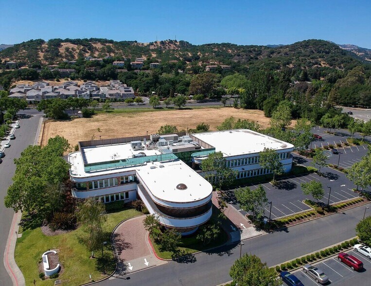 More Photos Of 220 Campus Ln, Fairfield Medical For Lease