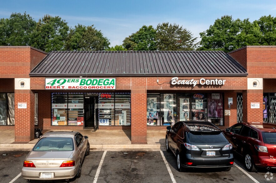 More Photos Of 6701 N Tryon St, Charlotte General Retail For Sale