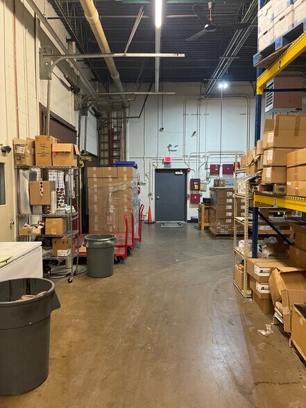 More Photos Of 620 Enterprise Dr, Oak Brook Light Distribution For Lease