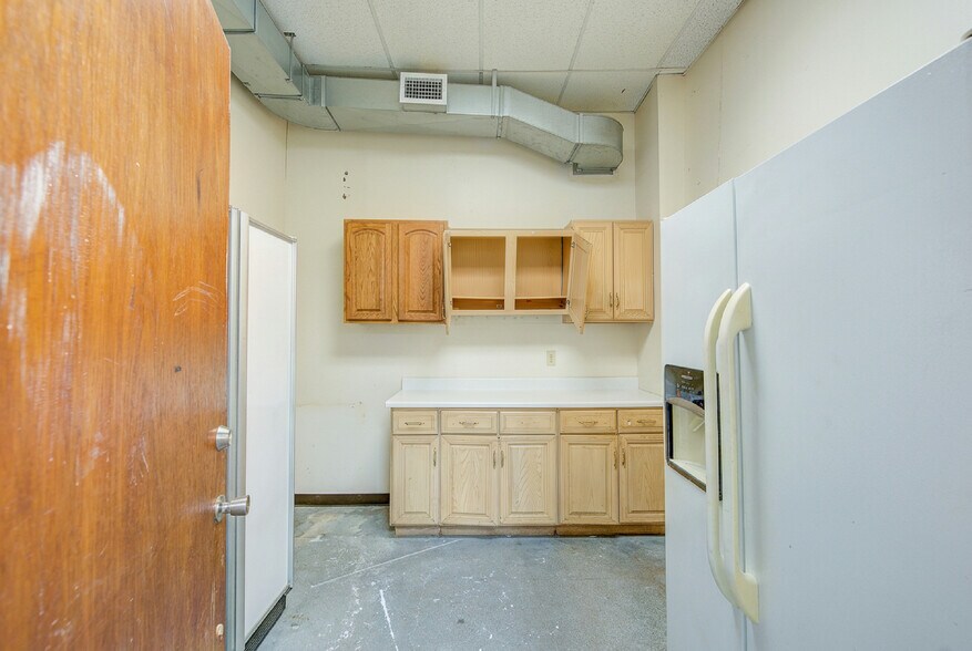 More Photos Of 139 Amboy St, Brooklyn Religious Facility For Lease