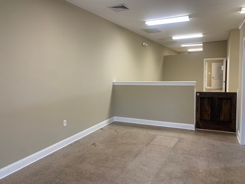 More Photos Of 100 Fall Creek Dr, Jacksonville Office For Lease