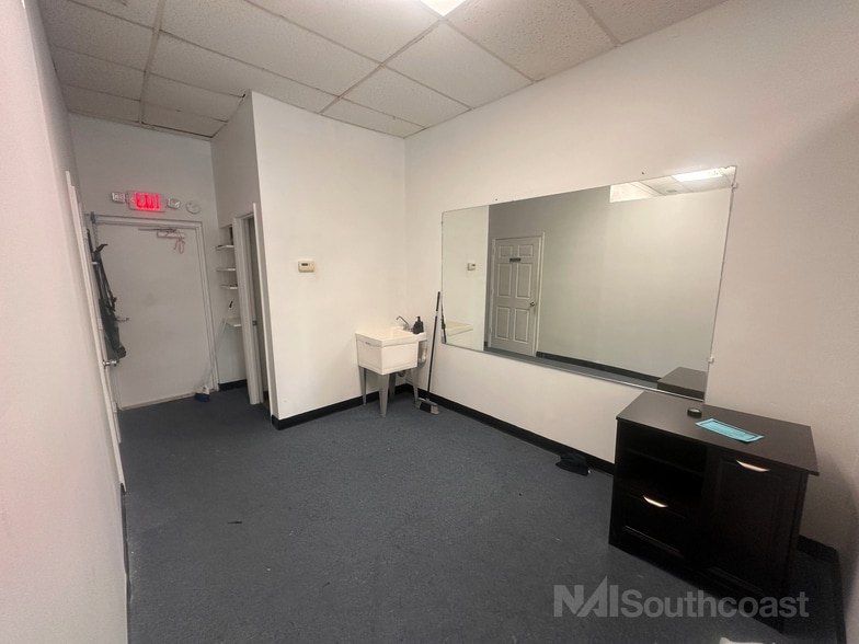 More Photos Of 10000-10040 SE US-1 Hwy, Port Saint Lucie Unknown For Lease