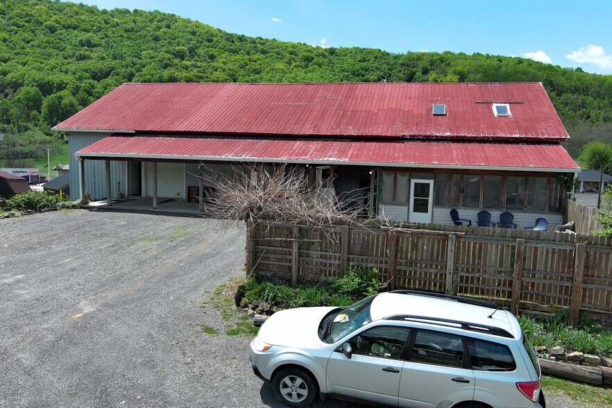 More Photos Of 8018 Northwestern Tpke, Keyser General Retail For Sale