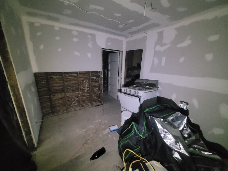 More Photos Of 14907 Livernois Ave, Detroit Flex For Sale