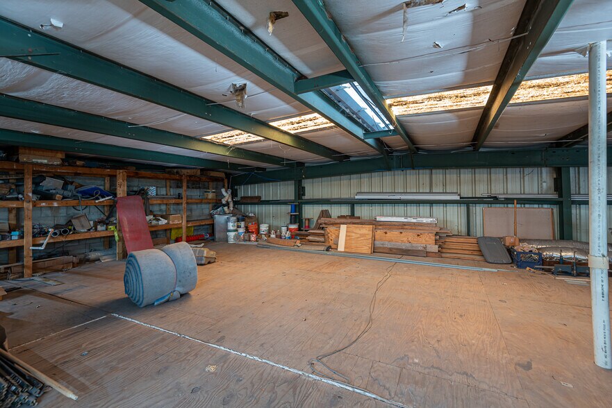 More Photos Of 420 NE 3rd Ave, Cape Coral Warehouse For Lease