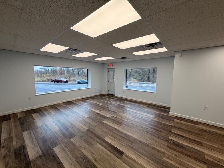 More Photos Of 5000 Steubenville Pike, McKees Rocks Warehouse For Lease