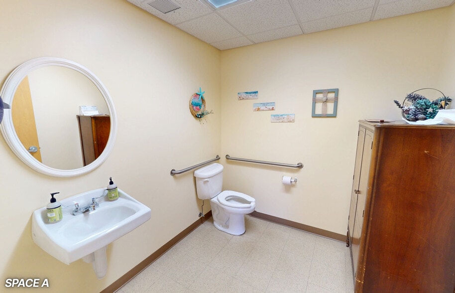 More Photos Of 4493 Bonsack Rd, Roanoke Specialty For Lease