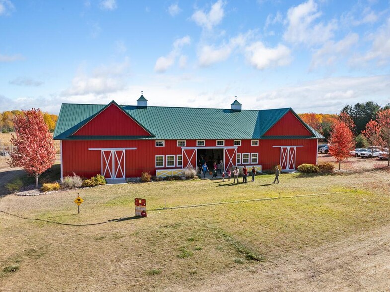 Primary Photo Of 4333 US-31, Alanson Storefront Retail Residential For Sale