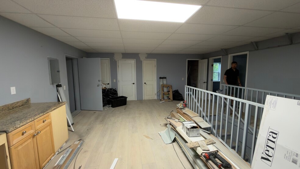 More Photos Of 2800 Delano St, Pensacola Warehouse For Lease