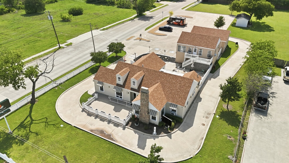 More Photos Of 3501 Denton Hwy, Haltom City Office For Lease