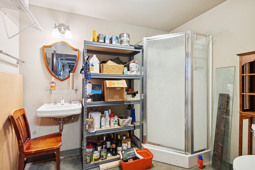 More Photos Of 7538 Maple St, New Orleans Bar For Sale