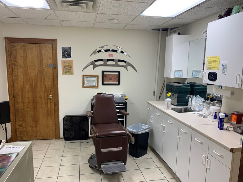 More Photos Of 940 Roosevelt Trl, Windham Office For Sale