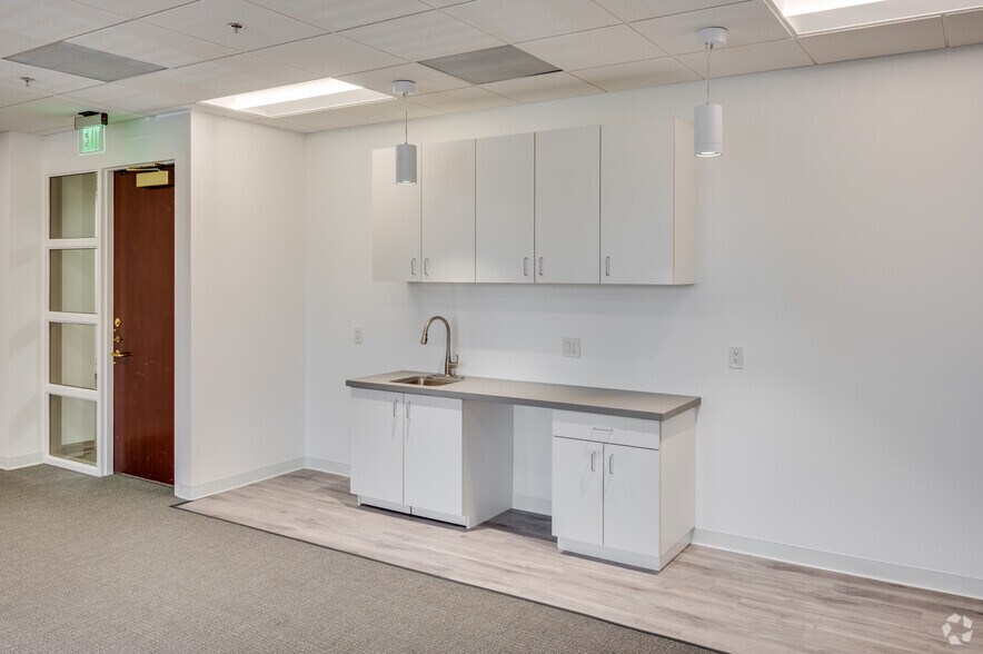 More Photos Of 3111 N Tustin Ave, Orange Office For Lease