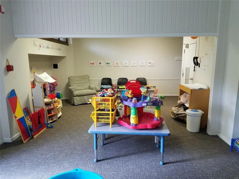 More Photos Of 15764 Clayton Rd, Ellisville Religious Facility For Lease