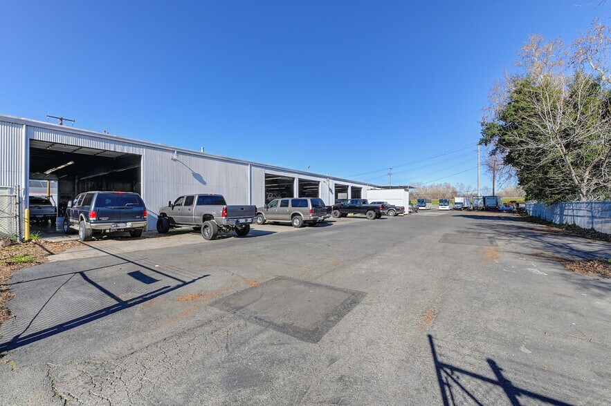 More Photos Of 1441 Richards Blvd, Sacramento Service For Lease