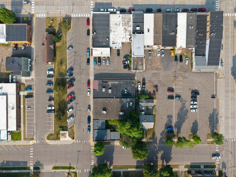 More Photos Of 118 Railroad Ave NE, Mora General Retail For Sale