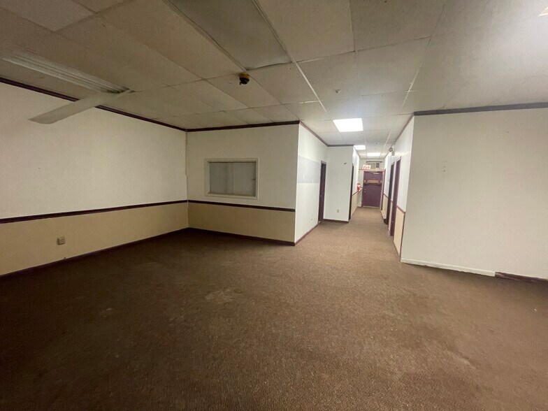 More Photos Of 500 Norwich Ave, Taftville Unknown For Lease