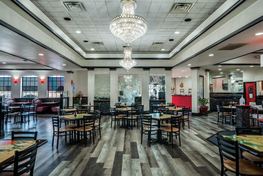 More Photos Of 4516 Maplewood Ave, Wichita Falls General Retail For Sale