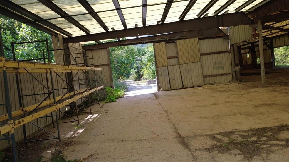 More Photos Of 1626 Manilla Creek Rd, Poca Warehouse For Sale