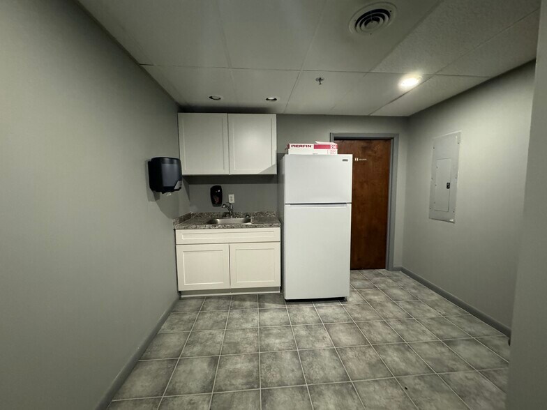 More Photos Of 1726 E Church St, Jacksonville Coworking Space