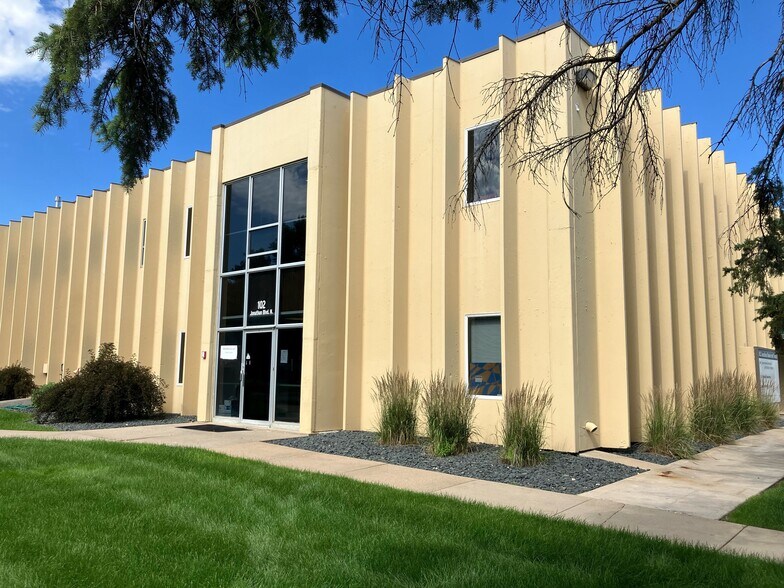 Primary Photo Of 102 Jonathan Blvd, Chaska Manufacturing For Lease