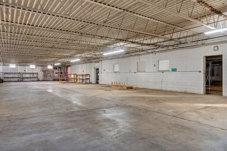 More Photos Of 504 Airport Rd, Crane Warehouse For Sale