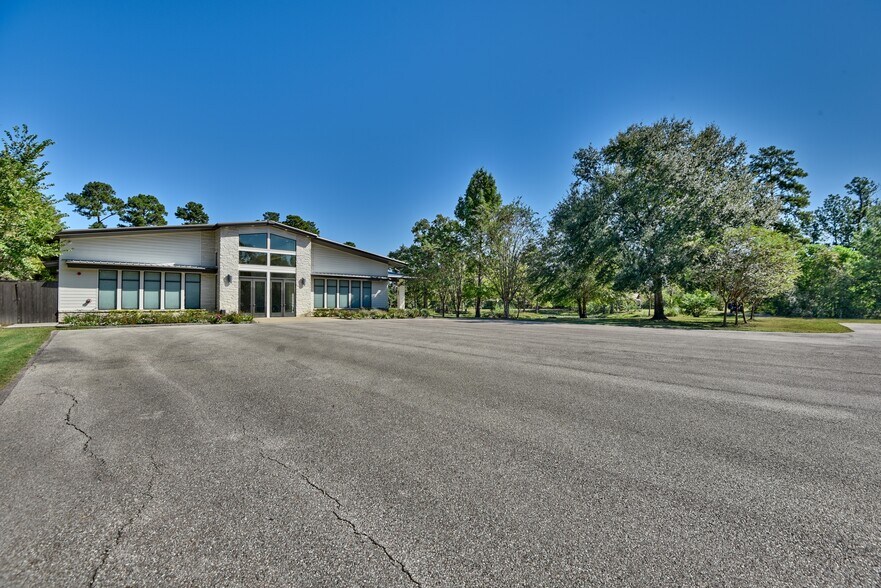 More Photos Of 25566 Bradbury Dr, Hockley Theater Concert Hall For Sale
