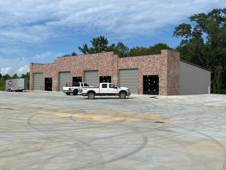 More Photos Of 124 Kimball Dr, Madison Showroom For Lease